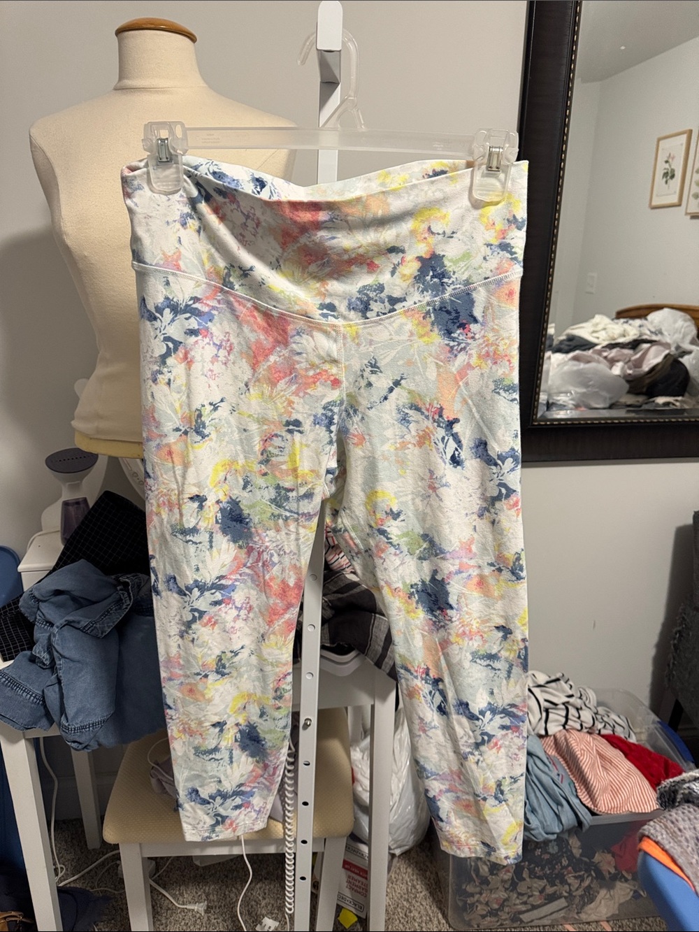 Old Navy White Floral Watercolor Active Leggings
